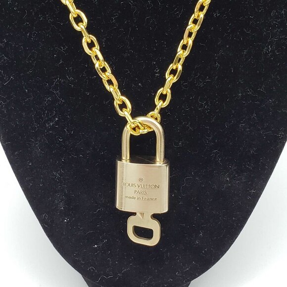 100% Auth Louis Vuitton Lock & Key with Unbranded Gold Plated Chain Necklace - Picture 2 of 6